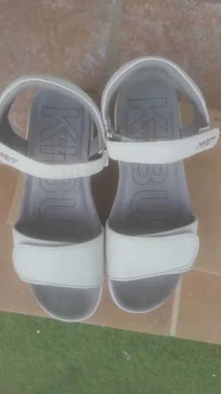 Sandalias MBT Mujer Blancas y Grises