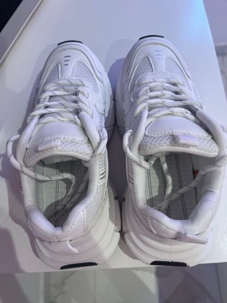 Zapatillas deportivas blancas