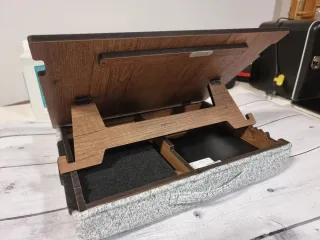 Soporte para portátil de madera