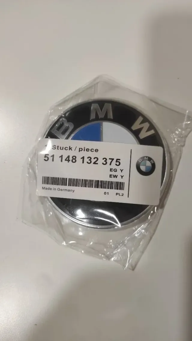 EMBLEMA MALETERO BMW E87