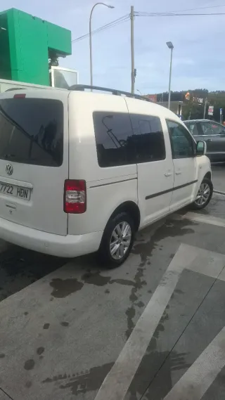 Volkswagen Caddy 2011