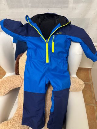 Mono de esquí azul y marino para niño