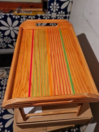 Microondas y mesa desayuno