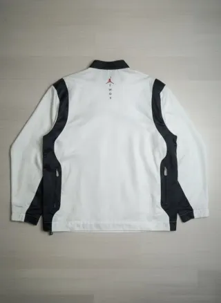 Chaqueta Jordan Y2K Blanca y Negra