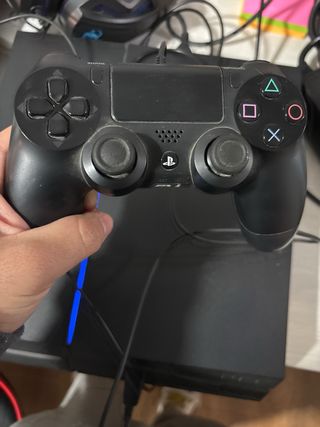 PS4 (PlayStation 4) Negra + 2 Juegos + Mando