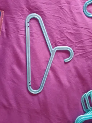 Perchas infantiles azules