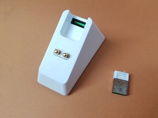 Razer Viper Ultimate Carga Blanca