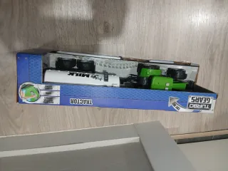Camión Tractor Milk 1:32