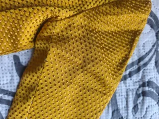 Corpiño fallera amarillo con encaje talla 2 meses