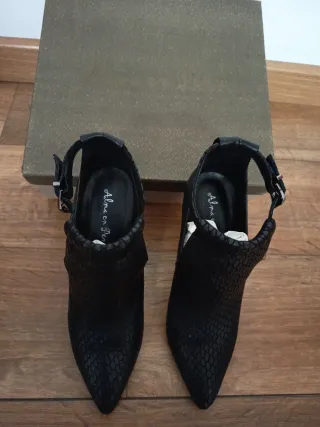 Botín elegante piel negro ! Alma en Pena !!!