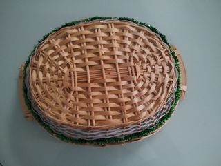 Cesto in vimini decorativo