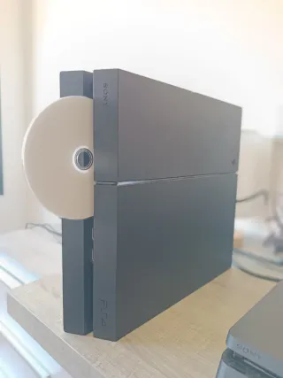 Playstation 4 12.00 1tb+2mandos