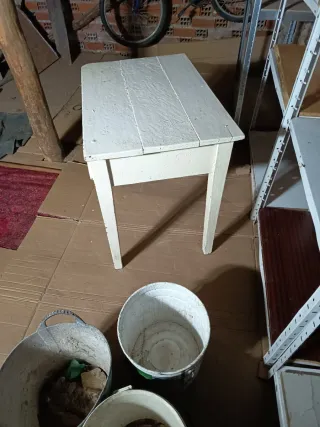 Mesa de madera antigua