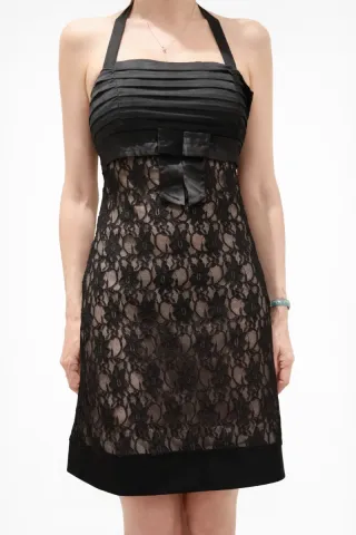 Vestido corto negro encaje y lazo