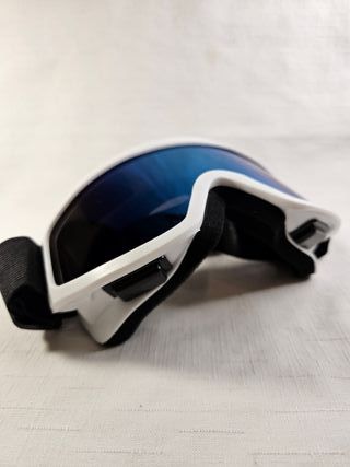Gafas de esquí blancas con lente azul