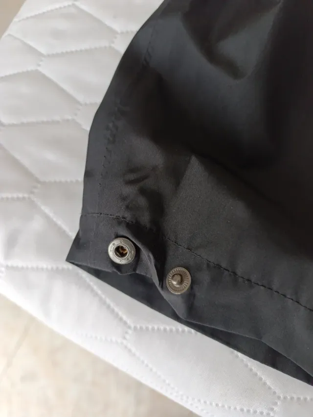 Chaqueta NewLine Negra con Capucha