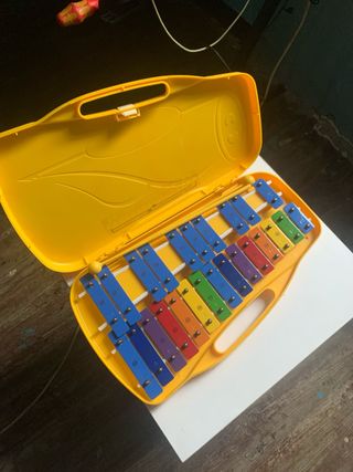 Xilófono infantil amarillo