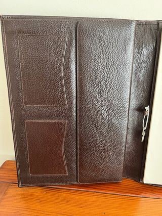 Portadocumentos piel marrón con cierre