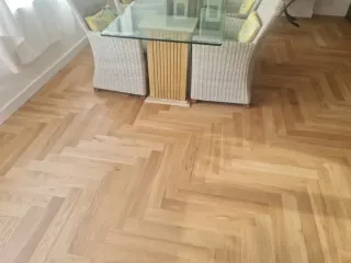 Tarima de roble en espiga/Parquet roble en espiga.