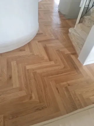 Tarima de roble en espiga/Parquet roble en espiga.