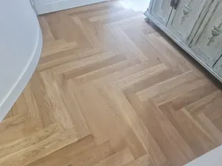 Tarima de roble en espiga/Parquet roble en espiga.