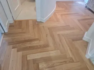 Tarima de roble en espiga/Parquet roble en espiga.