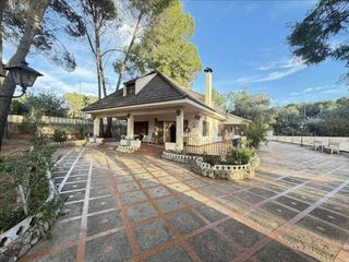 Chalet en venta en Zona Urbanizaciones en Alzira