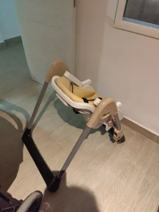 Trona para bebé color beige