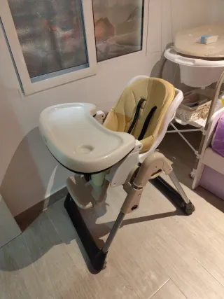 Trona para bebé color beige