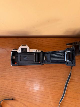 Fotocamere analogiche Canon EOS 500N e EOS 750