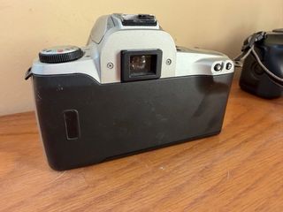 Fotocamere analogiche Canon EOS 500N e EOS 750