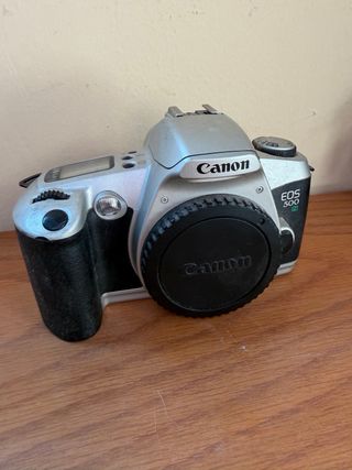 Fotocamere analogiche Canon EOS 500N e EOS 750