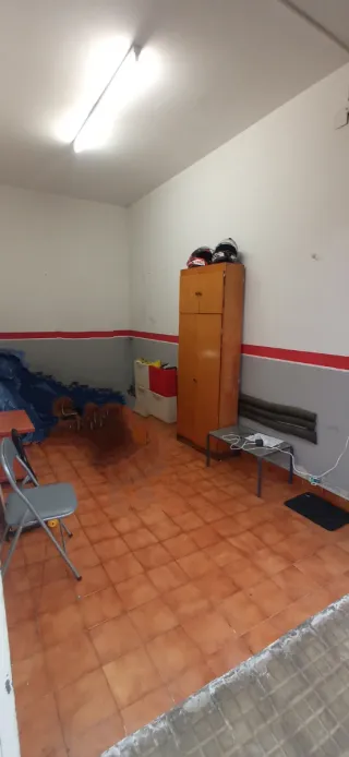 TRASTERO GRANDE LUZ Y AGUA 15m2  Granollers CENTRO