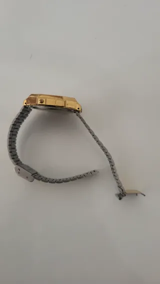 Reloj Casio Dorado Digital