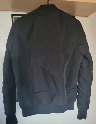 Chaqueta bomber Pull&Bear negra Talla S