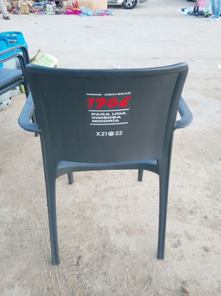 Sillas de terraza apilables grises