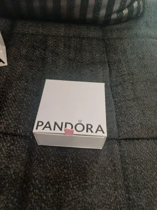 Caja y bolsa Pandora