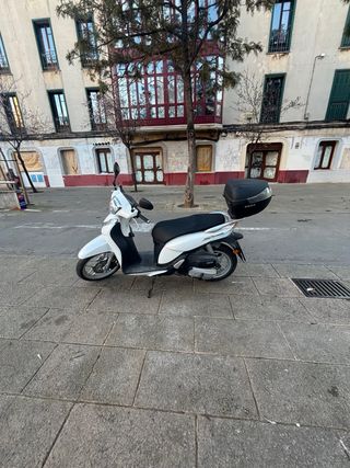 Honda SH Mode 125 Blanca Scooter