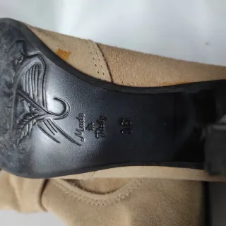 Stivaletti donna con tacco e fibbia