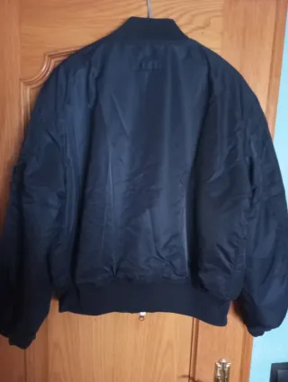 Cazadora bomber Zara azul marino