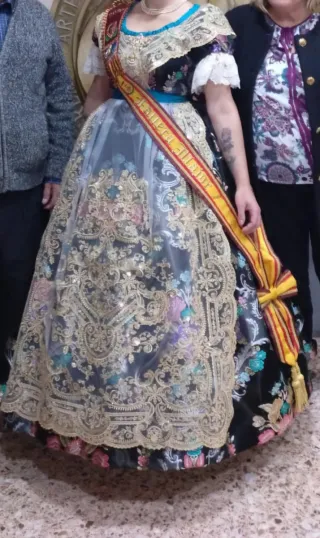 Alquiler traje de fallera talla 42