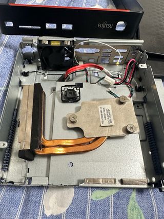 Case Mini PC Fujitsu Esprimo Q520 + Dissipatore