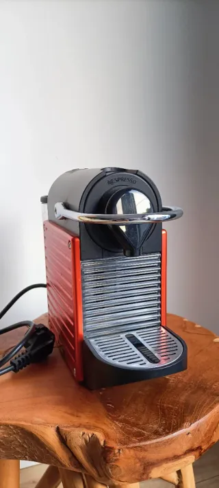 Cafetera Nespresso Krups XN3006 Roja