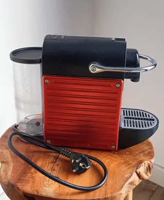 Cafetera Nespresso Krups XN3006 Roja