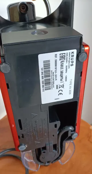 Cafetera Nespresso Krups XN3006 Roja