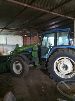 Vendo Tractor New Holland 8340 con pala