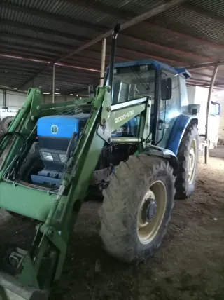 Vendo Tractor New Holland 8340 con pala