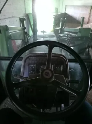 Vendo Tractor New Holland 8340 con pala