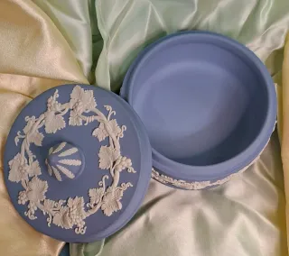 Joyero Wedgwood Azul y Blanco