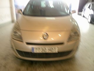 Renault Grand Scenic 2011